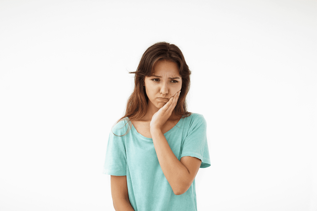 girl with toothache